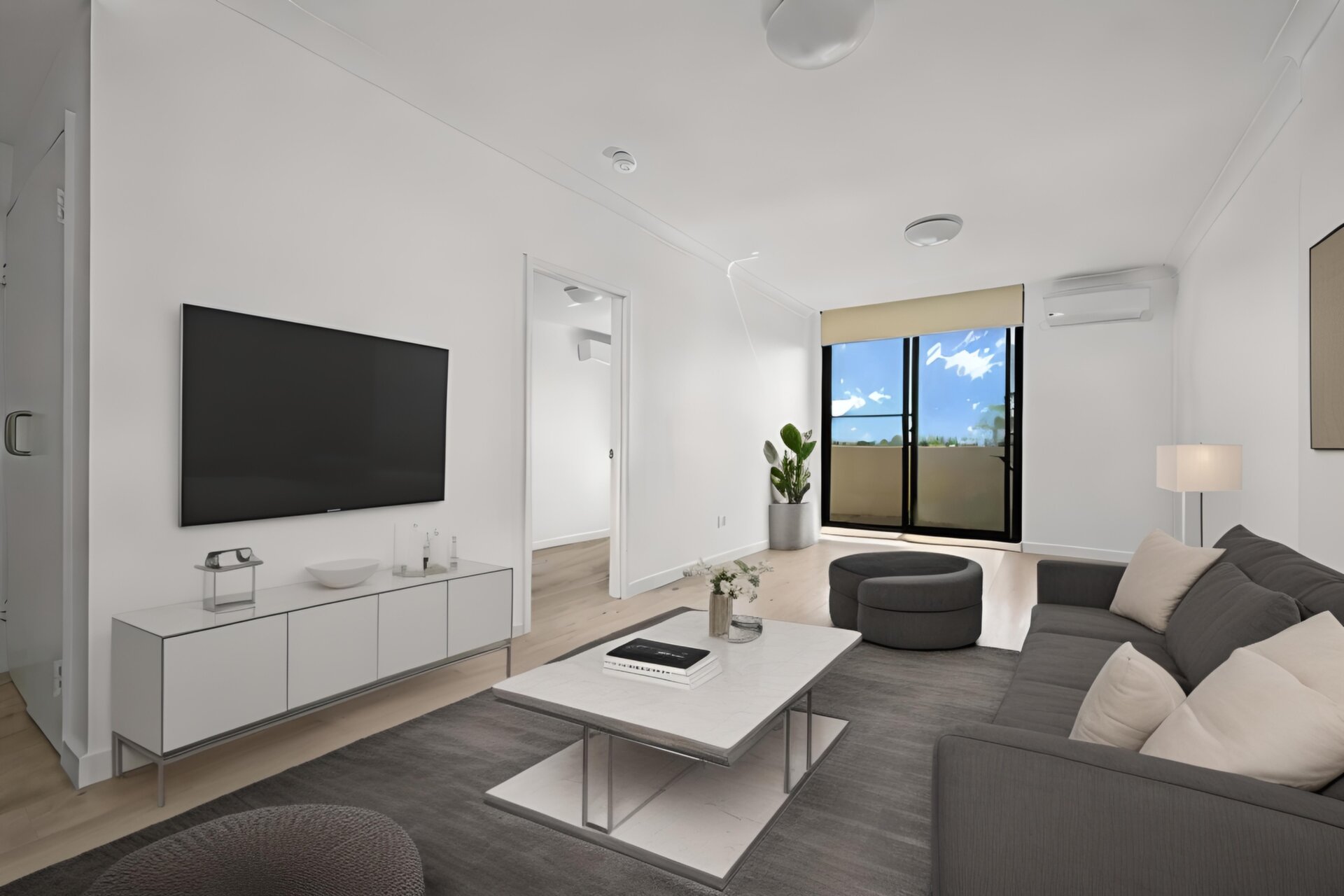 42/15 Castlereagh Street, Liverpool - Image 1