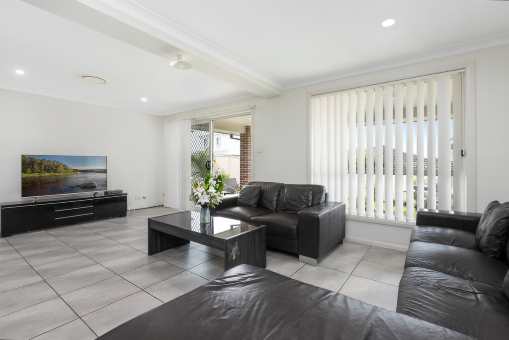5 Little John Street, Middleton Grange - Thumbnail 3