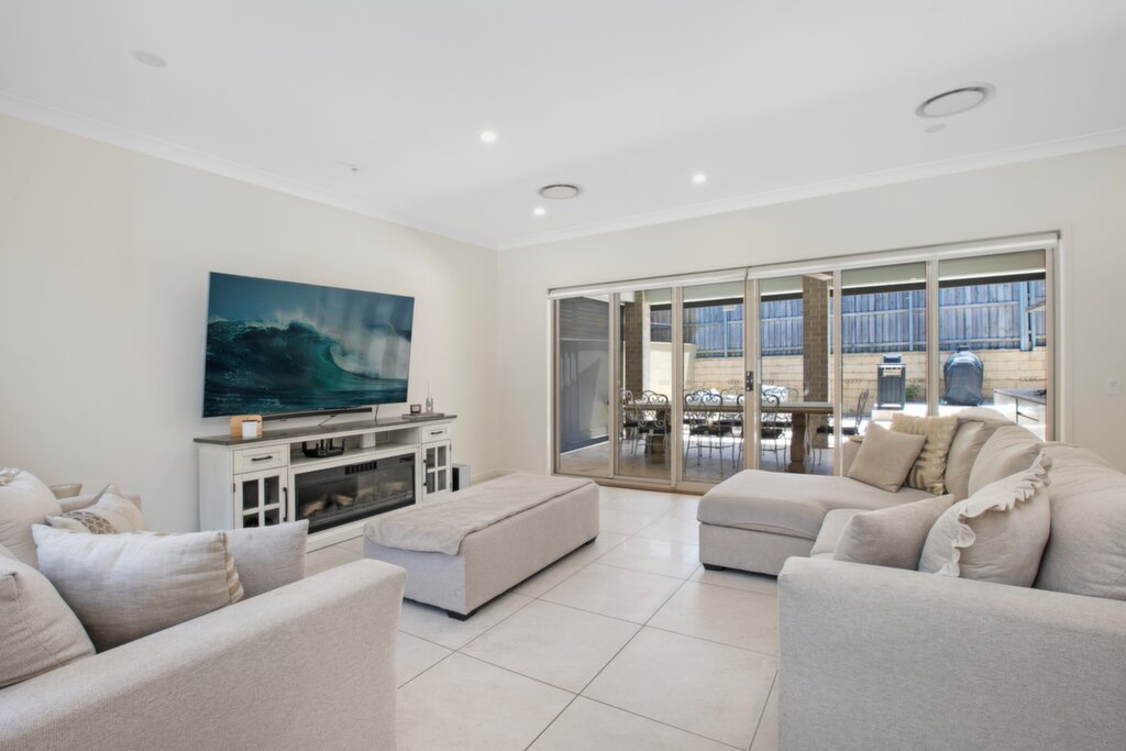 17 Fenwick Street, Gledswood Hills - Thumbnail 8