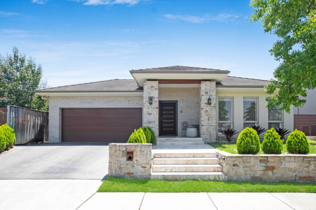 17 Fenwick Street, Gledswood Hills - Thumbnail 2